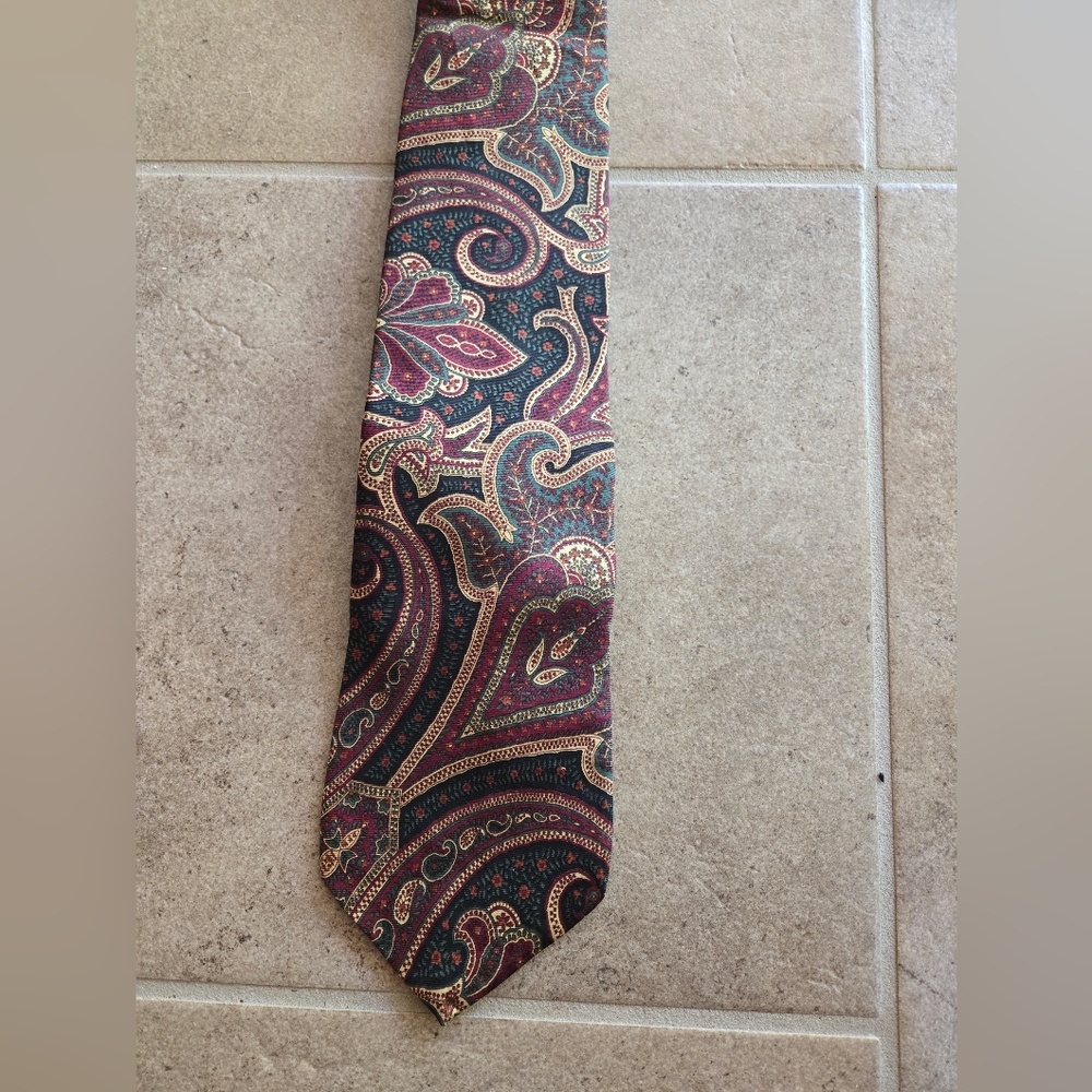 Christian Dior 100% Silk Men’s Neck Tie Paisley Brown Burgundy Maroon Gold